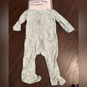 Hidden butterfly Print baby footed pajamas